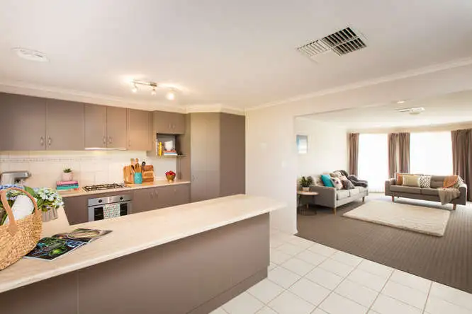Sixth view of Homely house listing, 33 Canterbury Drive, Mildura VIC 3500