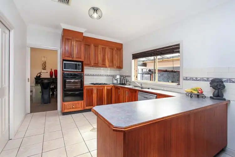 Second view of Homely house listing, 7 Ranleigh Rise, Sunbury VIC 3429