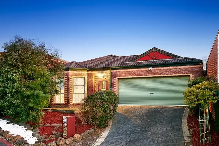 6 Strathbogie Walk, Burwood East VIC 3151