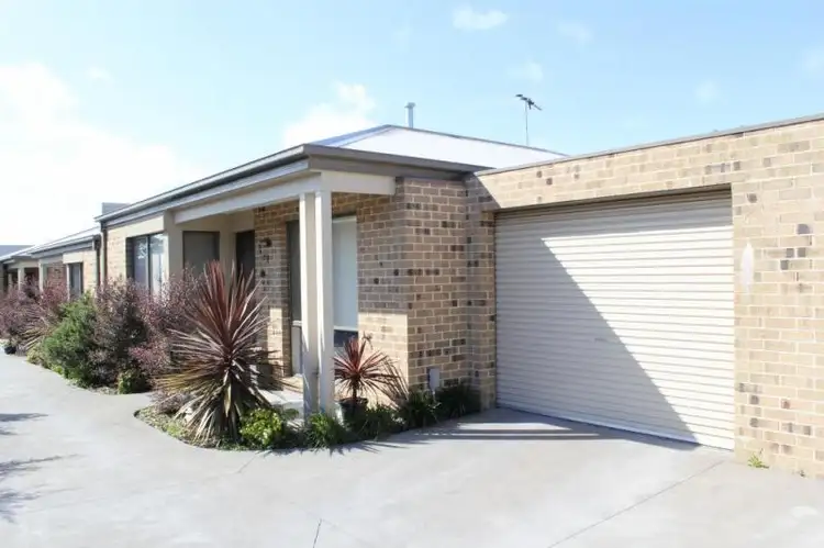 2/7 Wood Street, Mornington VIC 3931