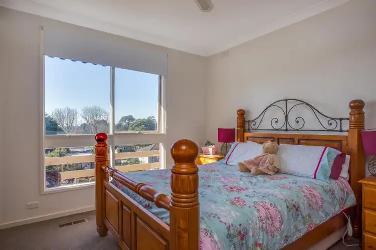 Second view of Homely house listing, 4 Woorilla Court, Frankston VIC 3199