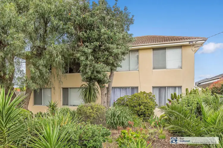 2/1 James Avenue, Seaholme VIC 3018