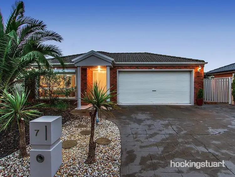 7 Emerald Court, Caroline Springs VIC 3023