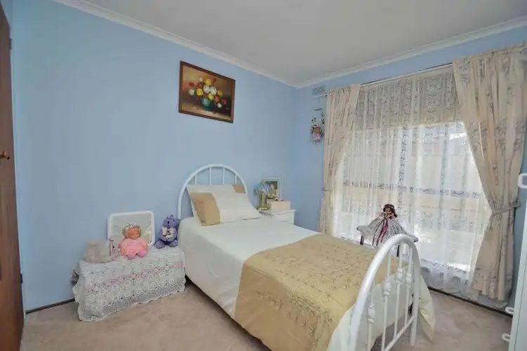 Sixth view of Homely house listing, 2 Peter Court, Sebastopol VIC 3356