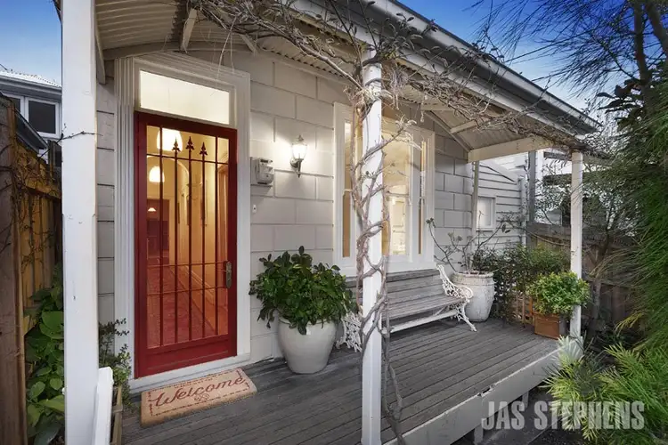 8 Arran Street, Seddon VIC 3011