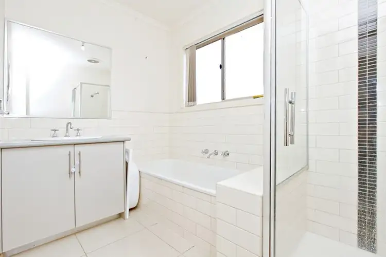 Sixth view of Homely house listing, 5 Gallop Court, Truganina VIC 3029