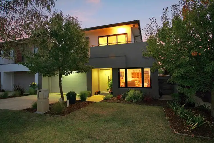 4 Viewmount Place