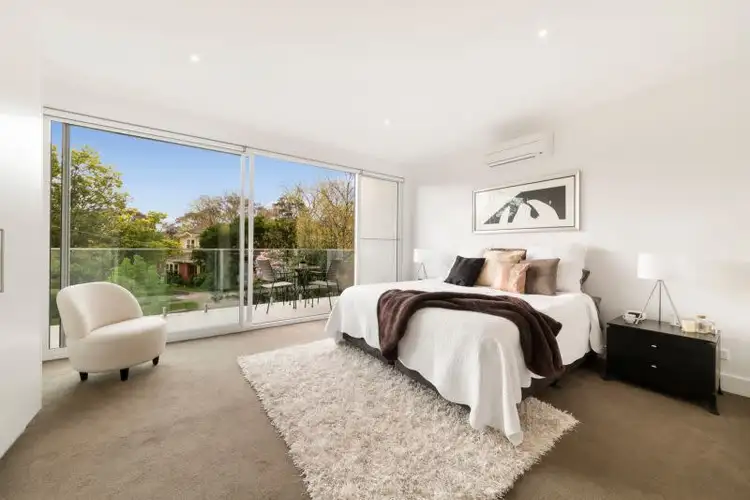 Fifth view of Homely townhouse listing, 1/105 Ashburn Grove, Ashburton VIC 3147