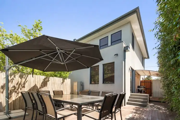 1 Woodlands Avenue, Pascoe Vale South VIC 3044