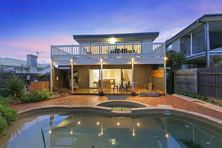 16 Douglas Avenue, Chelsea VIC 3196