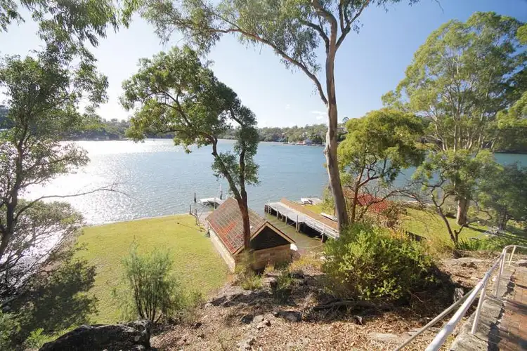 11 Stuart Close, Illawong NSW 2234