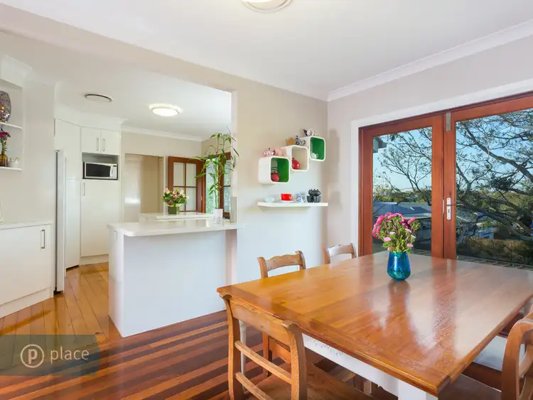 6 Donald Street, Camp Hill QLD 4152