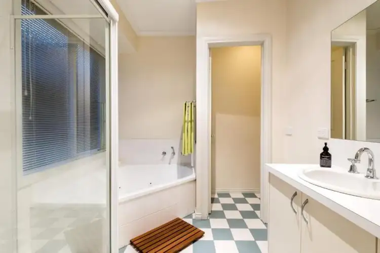 Sixth view of Homely house listing, 7 Mura Close, Greensborough VIC 3088