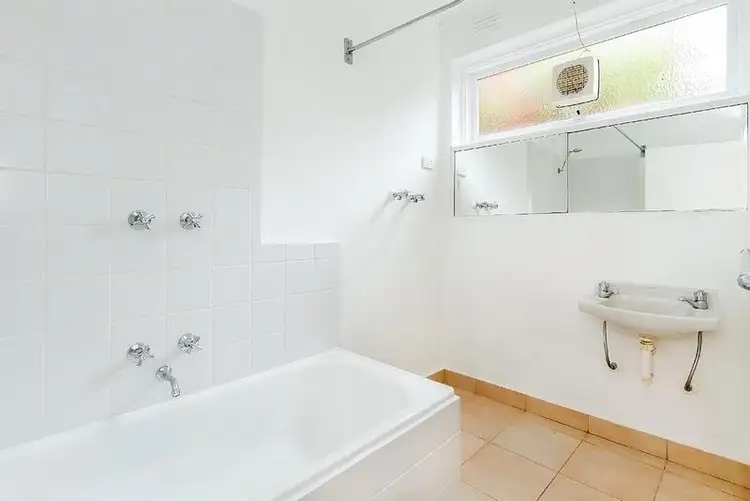 Sixth view of Homely apartment listing, 2/60 Edgar Street North, Glen Iris VIC 3146
