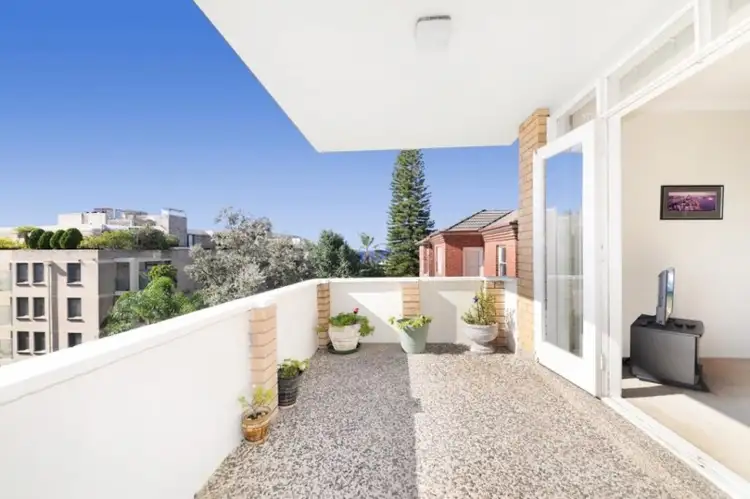 Third view of Homely unit listing, 2/11 Kidman St, Coogee NSW 2034