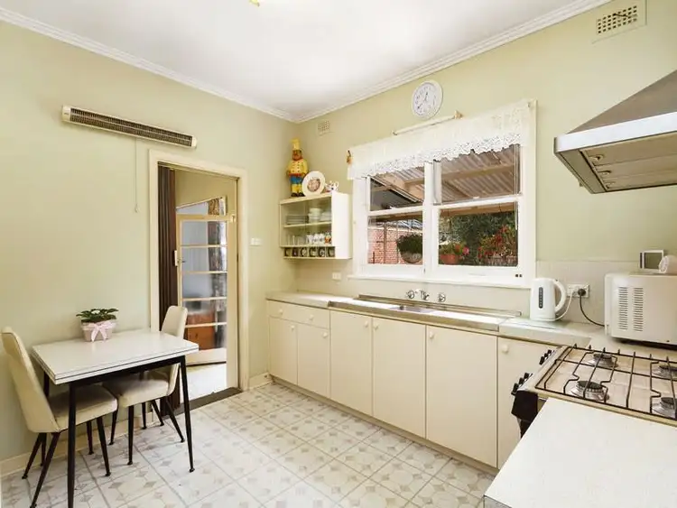 Fourth view of Homely house listing, 31 Kemp Avenue, Mount Waverley VIC 3149