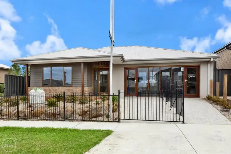 Second view of Homely house listing, 6 Gallagher Way, Mernda VIC 3754