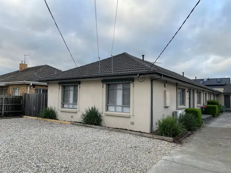 6 Waratah Avenue