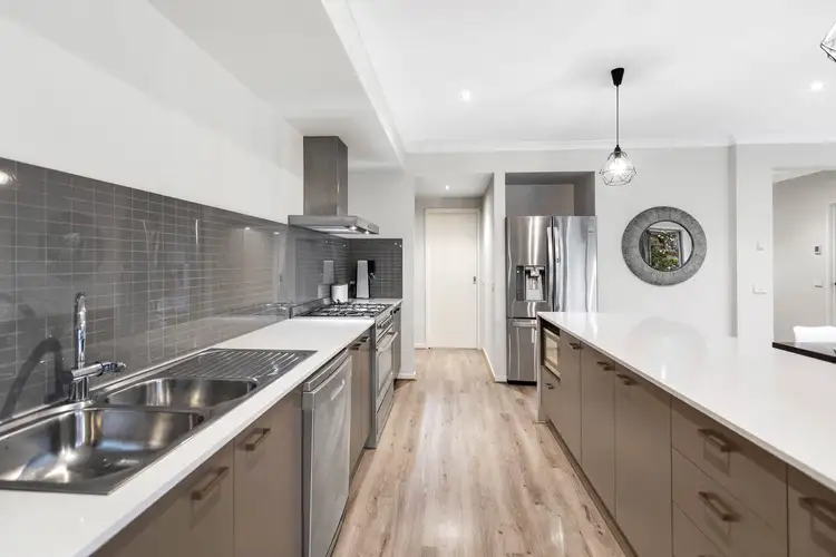 Sixth view of Homely house listing, 25 Warrego Circuit, Sandhurst VIC 3977