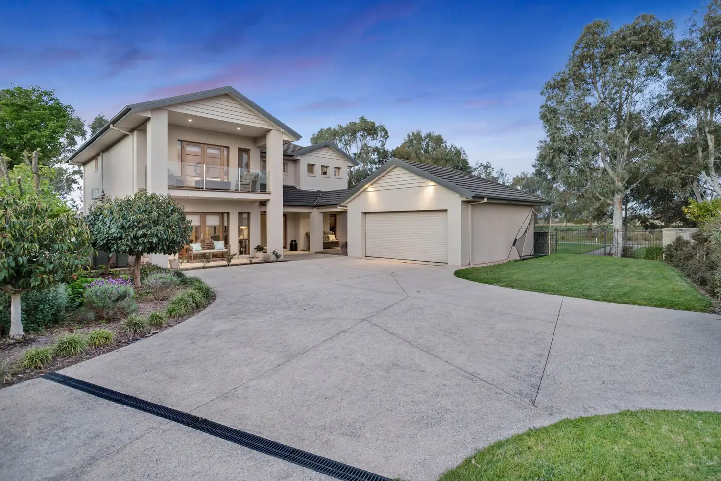 Main view of Homely house listing, 33 Niblick Circuit, Sandhurst VIC 3977