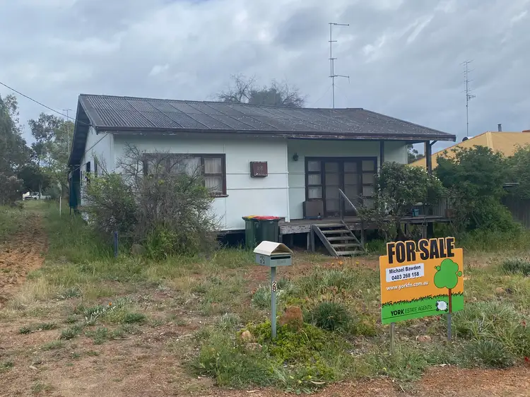28 Edwards St, Beverley WA 6304
