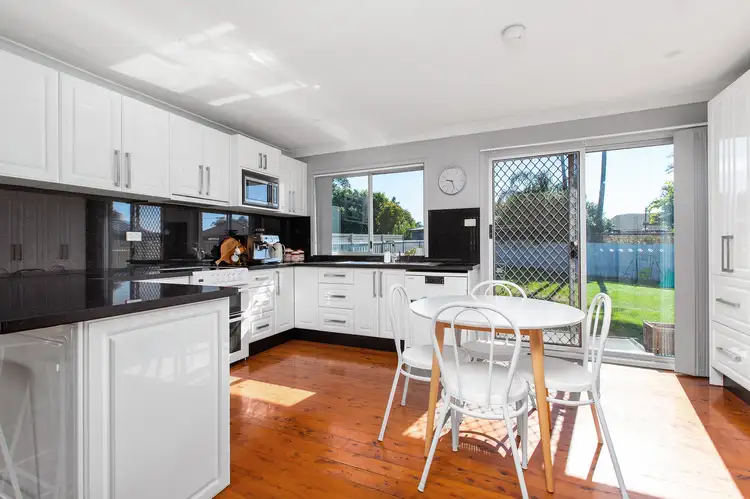 Fifth view of Homely house listing, 5 Sapphire Drive, Tarro NSW 2322