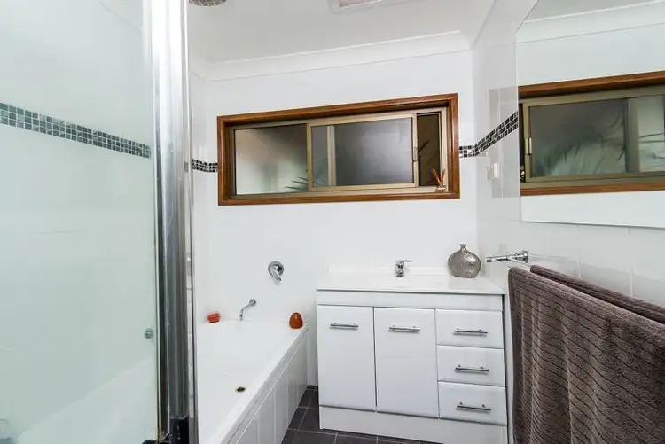 Fifth view of Homely house listing, 15 Stanley Close, Woodberry NSW 2322