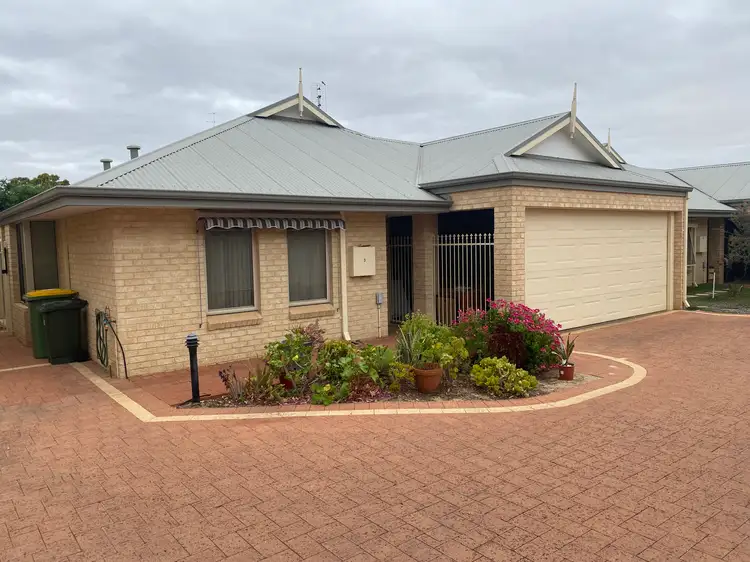 3/9 Joaquina St, York WA 6302