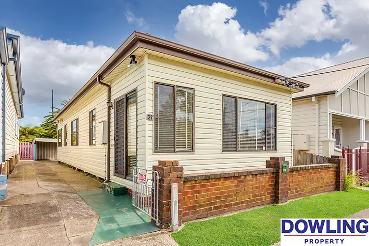 27 Robertson Street, Carrington NSW 2294