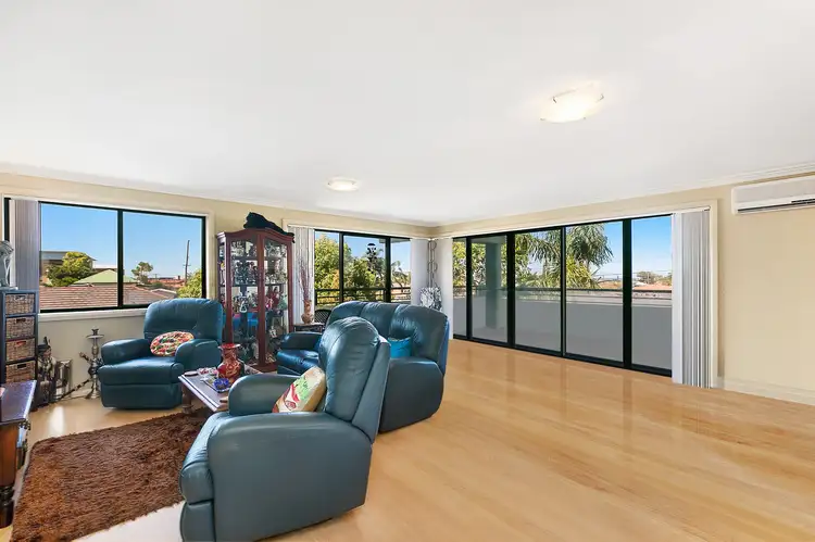 29-33 Gosford Ave