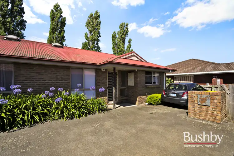 2/4 Roger Retreat, Newnham TAS 7248
