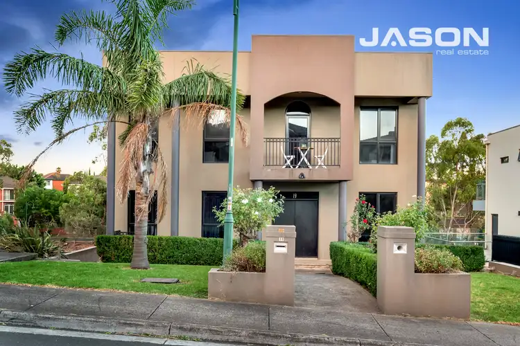 19 Wallace Drive, Greenvale VIC 3059