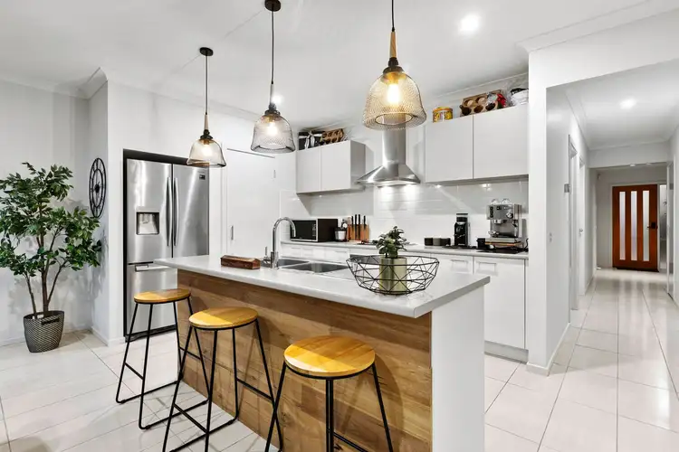 Fourth view of Homely house listing, 14 Warrego Circuit, Sandhurst VIC 3977