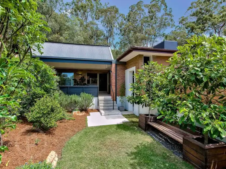 17 Hillock Street, Coorparoo QLD 4151