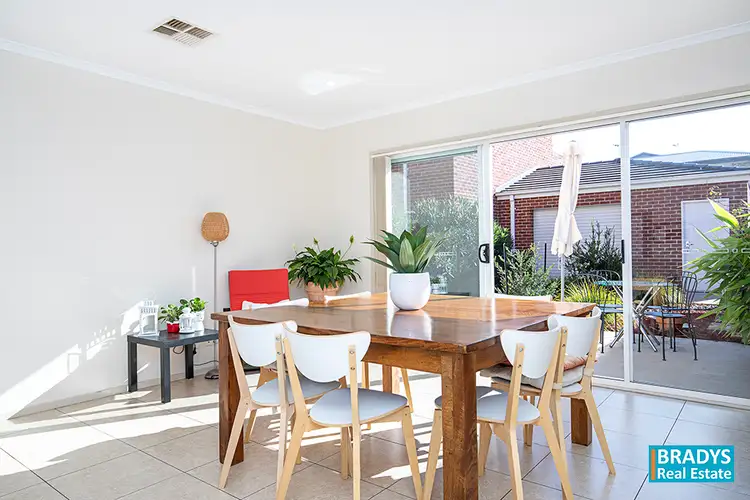 64 Mapleton Avenue, Harrison ACT 2914