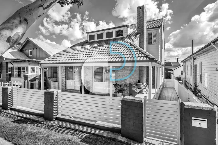 5 Roxburgh Street, Stockton NSW 2295