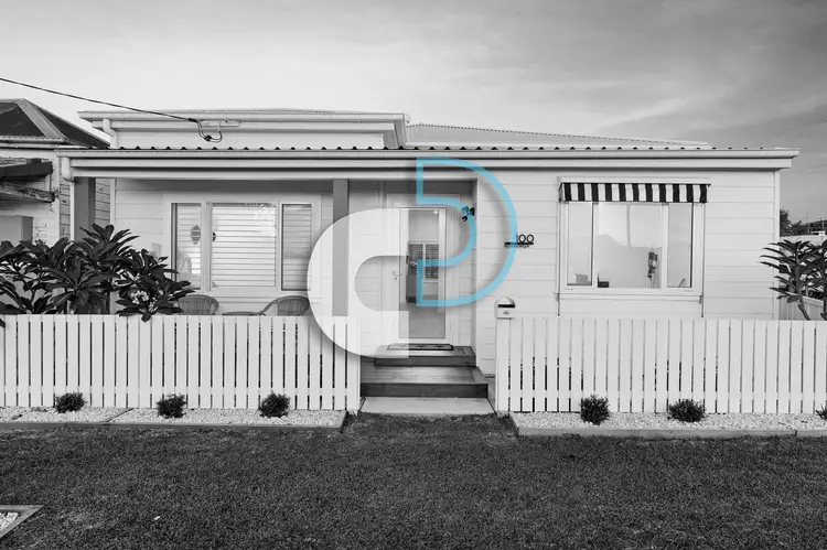 100 Roxburgh Street, Stockton NSW 2295