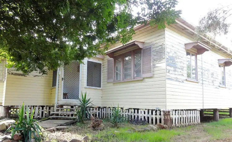 77 Bunya Street, Dalby QLD 4405