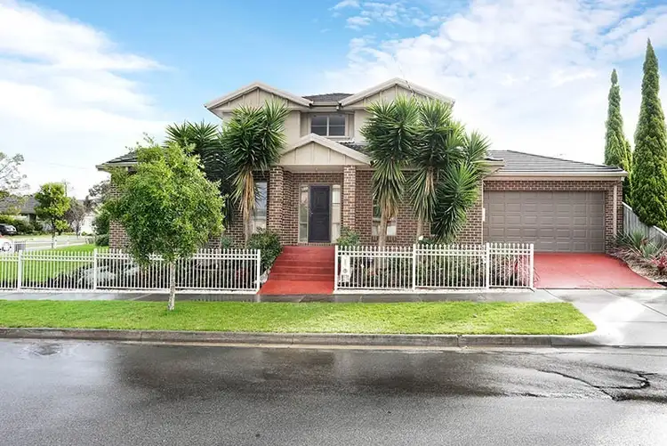 52 Charlton Street, Mount Waverley VIC 3149