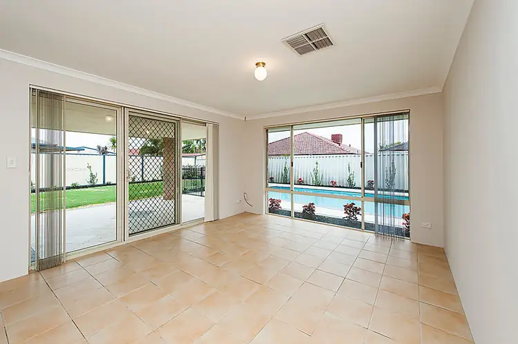 28 Santa Cruz Parkway, Secret Harbour WA 6173