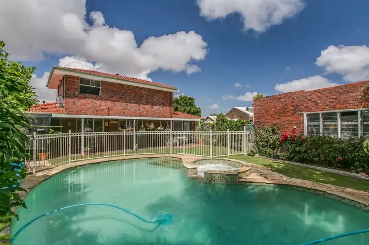 15 Mandalay Place, Craigie WA 6025