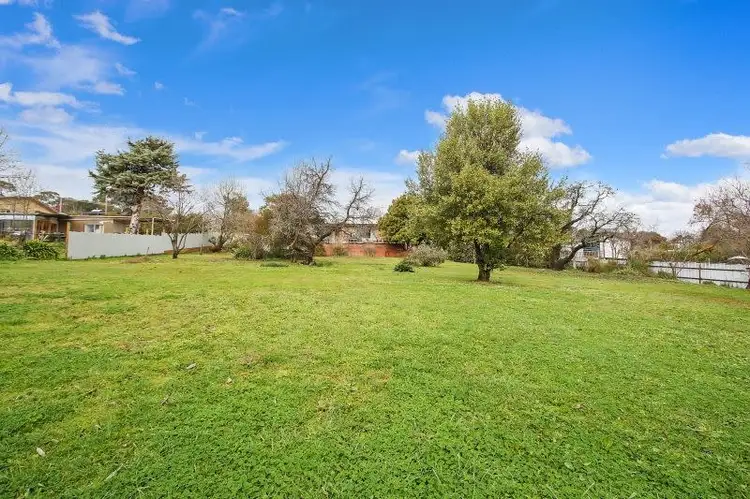 13 Hodge Street, Beechworth VIC 3747