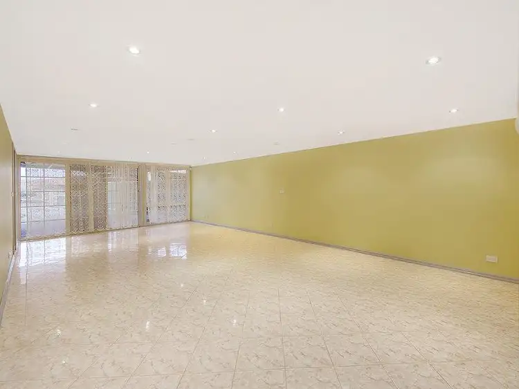 Fifth view of Homely house listing, 2 Moray Court, St Albans VIC 3021