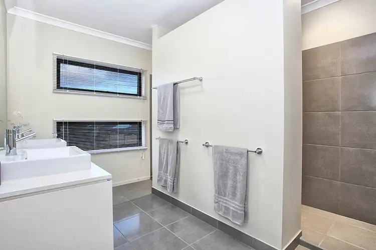 Third view of Homely house listing, 6 Wellington Mews, Sunbury VIC 3429