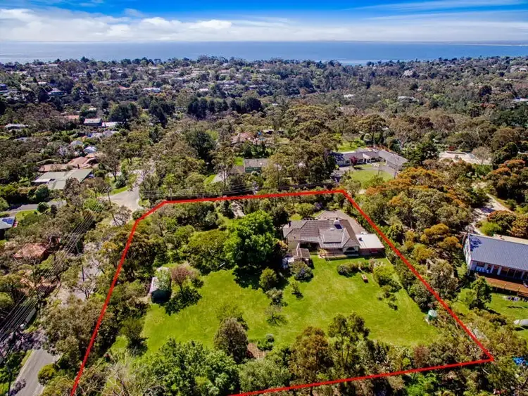 15 Amesbury Road, Mount Eliza VIC 3930