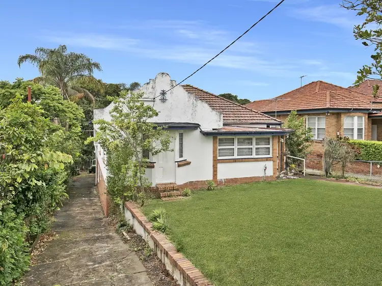 17 Kirkland Avenue, Coorparoo QLD 4151