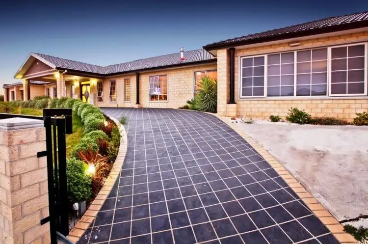 99 Normanby Drive, Greenvale VIC 3059