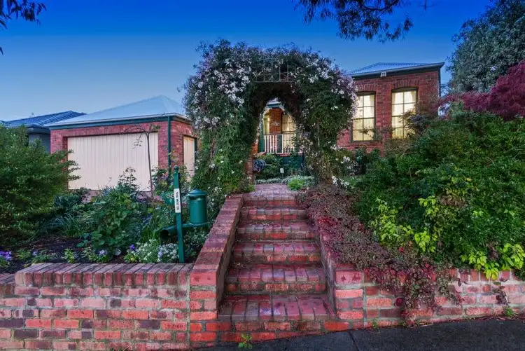 88 Campaspe Drive, Croydon Hills VIC 3136