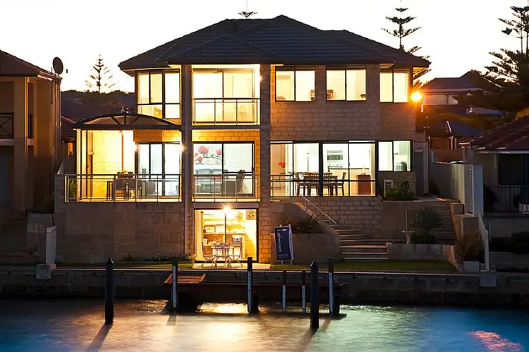 1 Voyager Close, Wannanup WA 6210