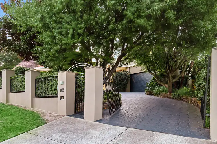 10 Plummer Avenue, Frankston South VIC 3199